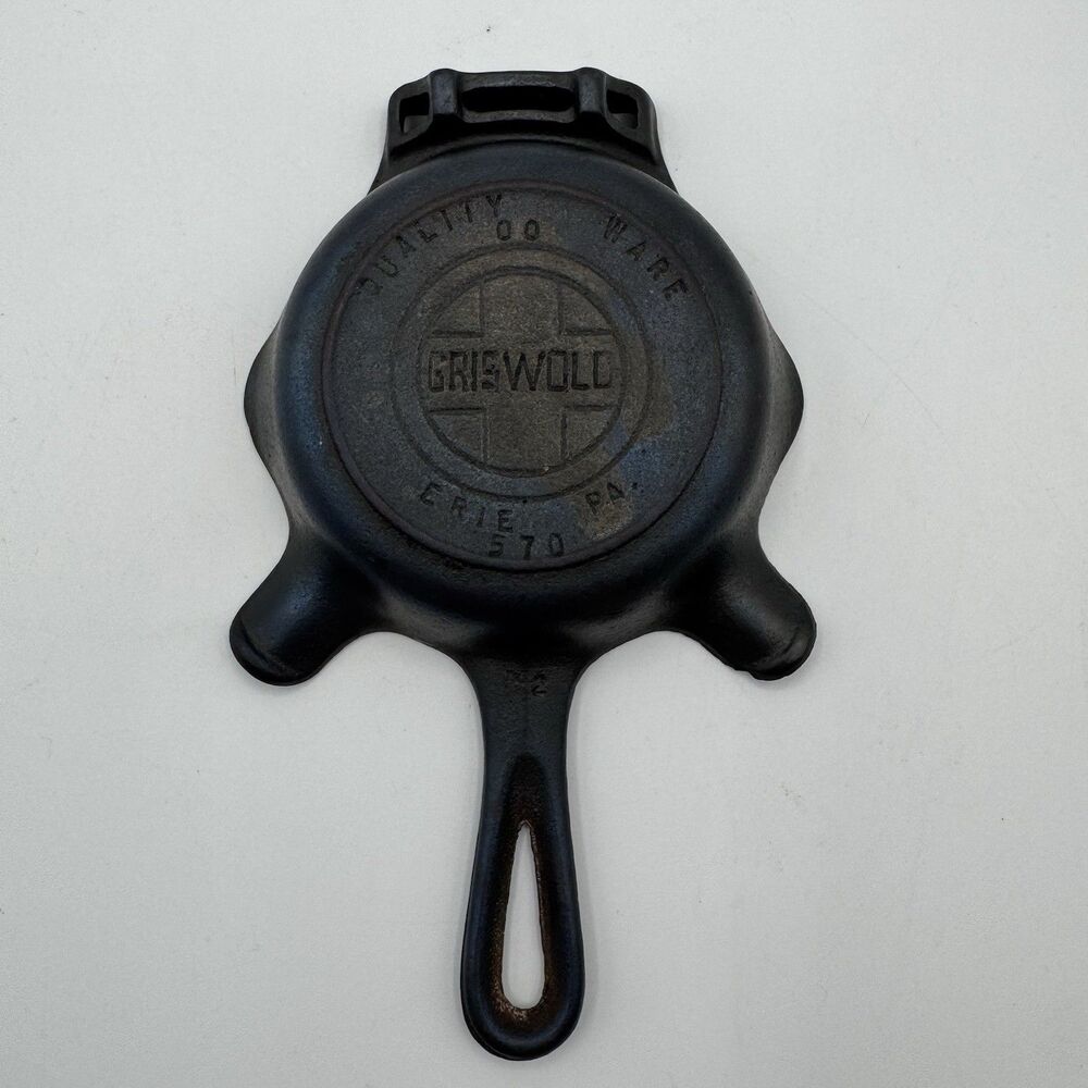 Vintage Griswold #00-570 Mini Cast Iron Skillet Ashtray Match Holder